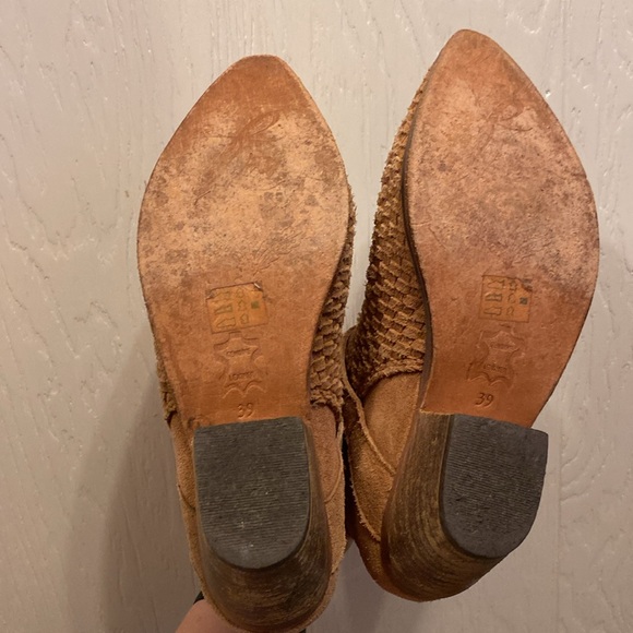 Free People Venture Woven Leather Bootie 39/8 - Picture 2 of 7